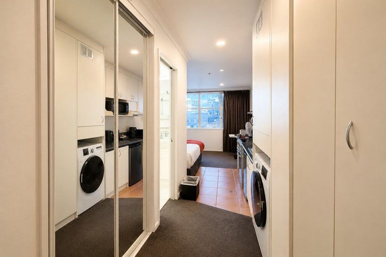Photo of property in Terrace Garden Apartments, 5b/120 The Terrace, Wellington Central, Wellington, 6011