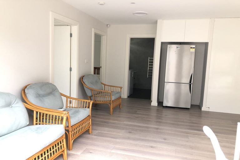 Photo of property in 9 Para Close, Fairview Heights, Auckland, 0632