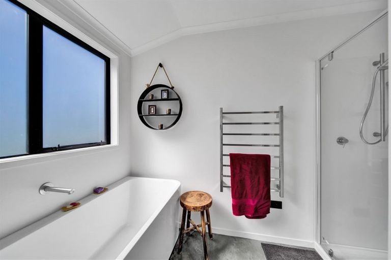 Photo of property in 15 Thomason Road, Egmont Village, New Plymouth, 4371