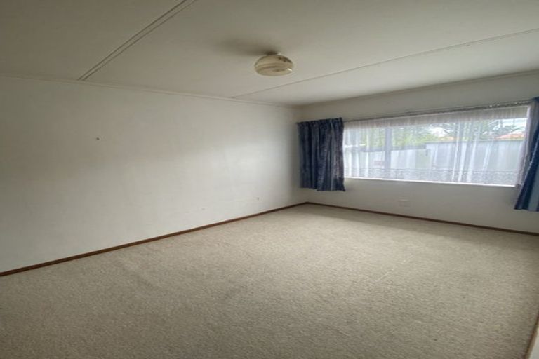 Photo of property in 12 Cambridge Street, Levin, 5510
