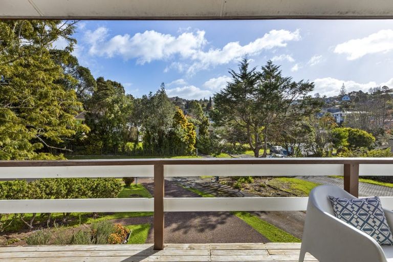 Photo of property in 10 Eagleson Street, Northcross, Auckland, 0632