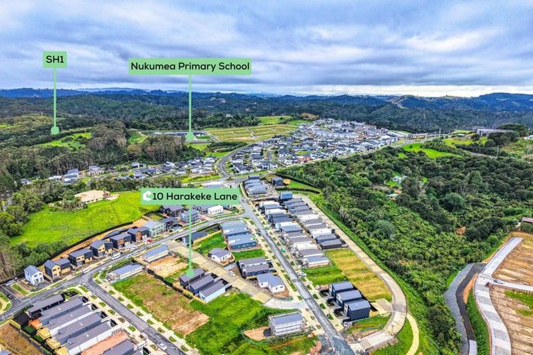 Photo of property in 10 Harakeke Lane, Orewa, 0931
