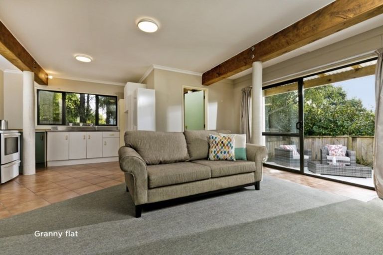 Photo of property in 5 Waipuia Place, Greenhithe, Auckland, 0632