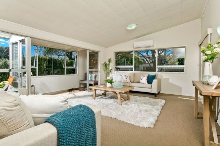 Photo of property in 1/15 Omana Road, Milford, Auckland, 0620