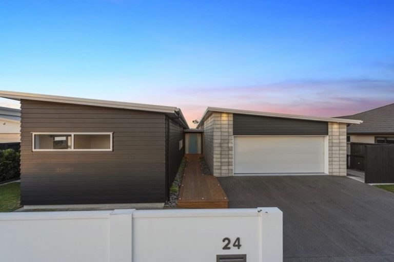 Photo of property in 24 Wisteria Place, Flagstaff, Hamilton, 3210