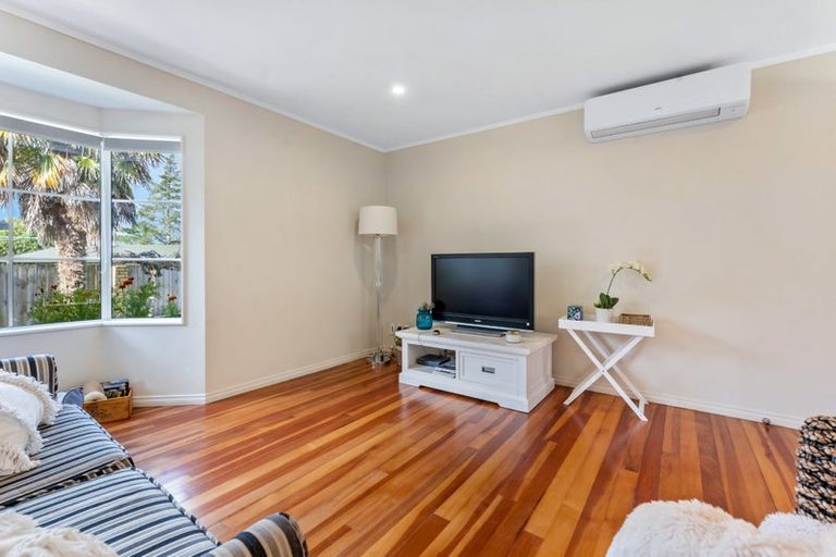 Photo of property in 53 Stratford Road, Manurewa, Auckland, 2105