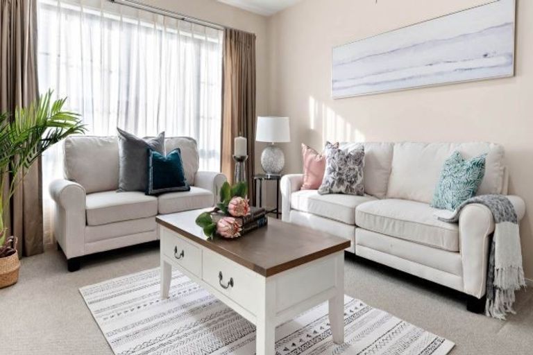 Photo of property in 3 Dunoon Close, Flat Bush, Auckland, 2016