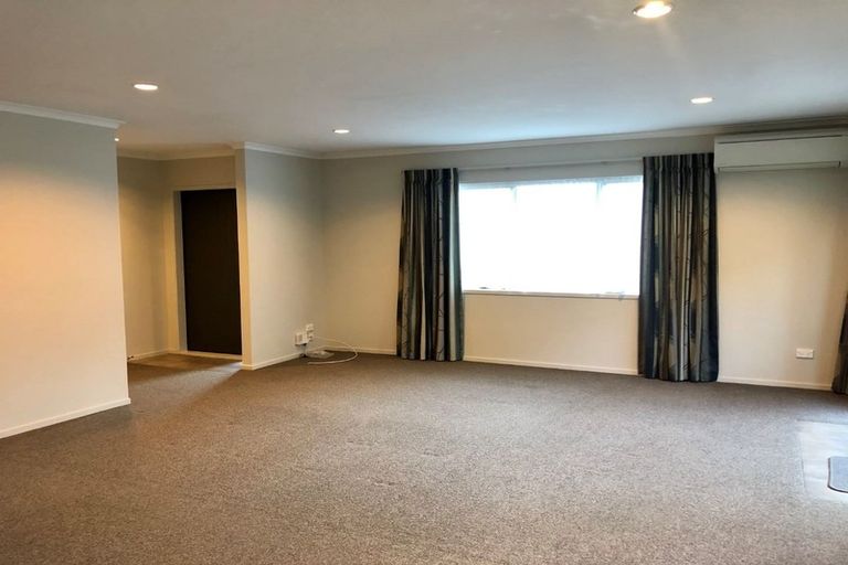 Photo of property in 98a Kawaha Point Road, Kawaha Point, Rotorua, 3010