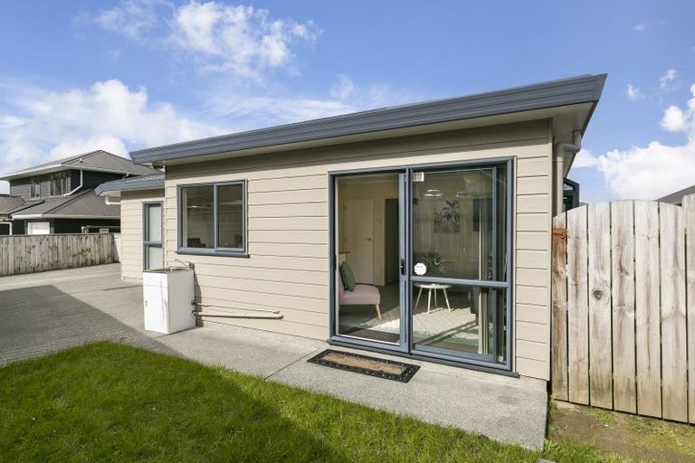 Photo of property in 21 Chastudon Place, Tawa, Wellington, 5028