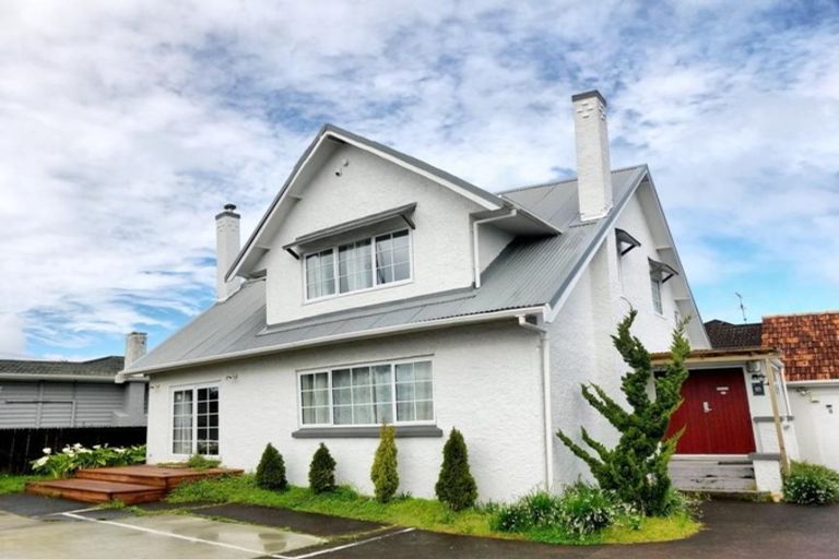 Photo of property in 397 Lake Road, Takapuna, Auckland, 0622