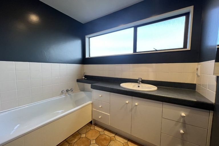 Photo of property in 2 Hanover Place, Ilam, Christchurch, 8041