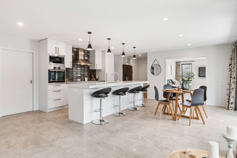 Photo of property in 16 Carrick Place, Mosgiel, 9024