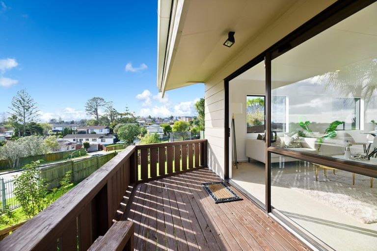 Photo of property in 2/33 Lavelle Road, Henderson, Auckland, 0612