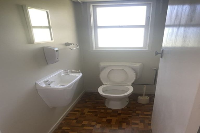 Photo of property in 19 Ramillies Place, Glenfield, Auckland, 0629