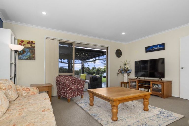Photo of property in 10 Haden Place, Omokoroa, 3114
