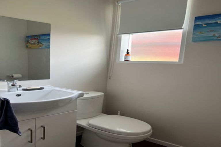 Photo of property in 10 Braemar Road, Rothesay Bay, Auckland, 0630