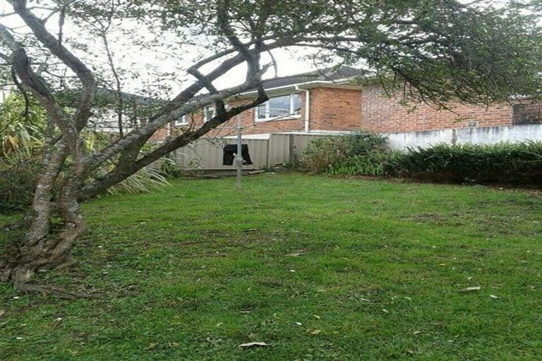 Photo of property in 52 Hutchinson Avenue, New Lynn, Auckland, 0600