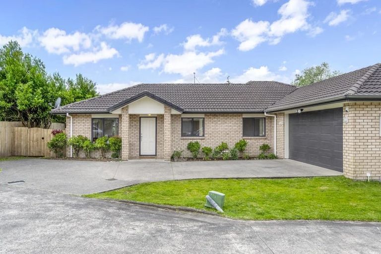Photo of property in 12 Cade Place, Weymouth, Auckland, 2103
