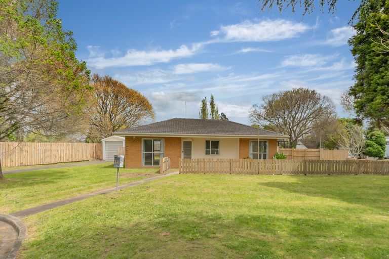 Photo of property in 12 Chantal Place, Red Hill, Papakura, 2110