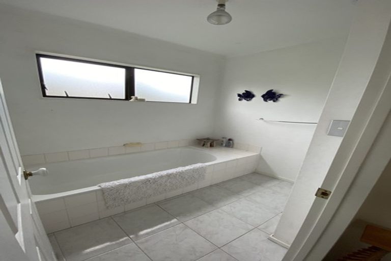 Photo of property in 34 St Annes Crescent, Wattle Downs, Auckland, 2103