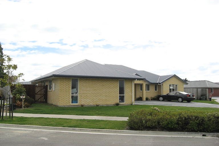 Photo of property in 10 Yellowlees Drive, Kaiapoi, 7630