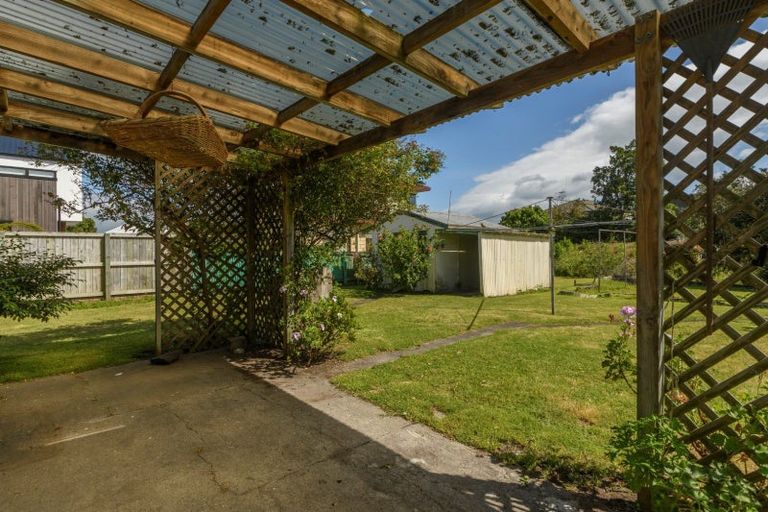 Photo of property in 15 Ngatai Road, Otumoetai, Tauranga, 3110