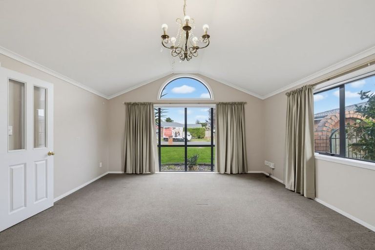 Photo of property in 5 Duggan Drive, Owhata, Rotorua, 3010