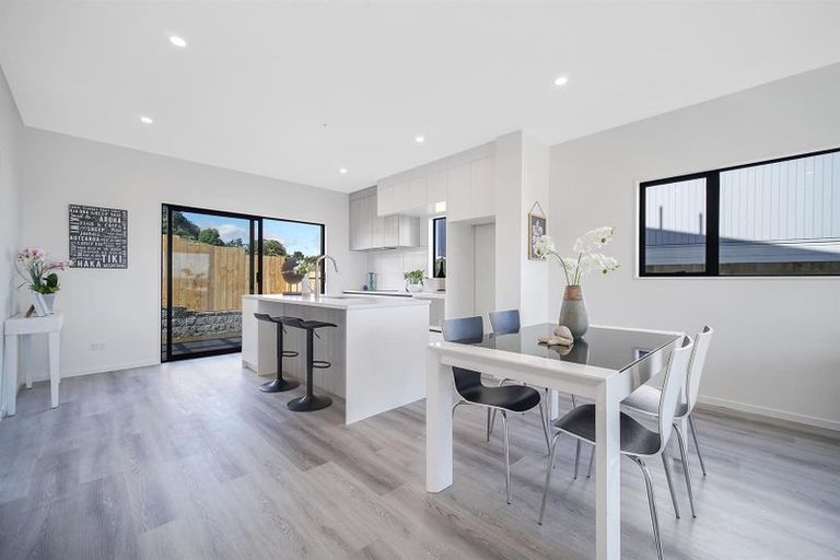 Photo of property in 58a Crestview Rise, Papakura, 2110