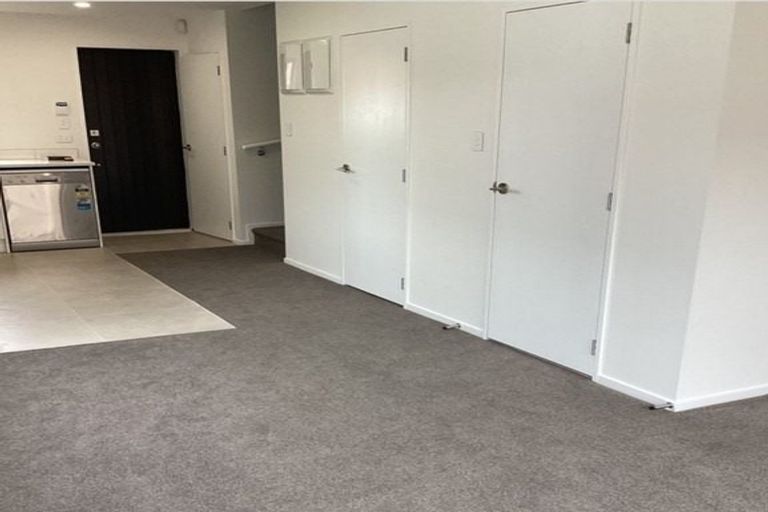 Photo of property in 43 Raupeti Lane, Henderson, Auckland, 0612