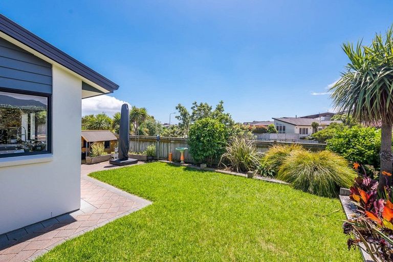 Photo of property in 9 Telford Way, Raumati Beach, Paraparaumu, 5032