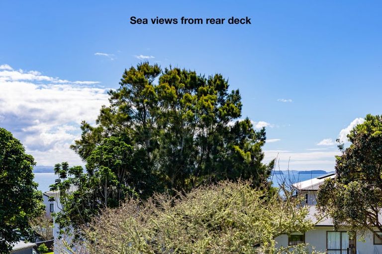 Photo of property in 1396 Whangaparaoa Road, Army Bay, Whangaparaoa, 0930
