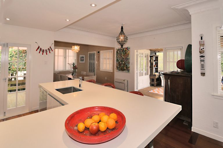 Photo of property in 12 Kendale Drive, Leigh, 0985