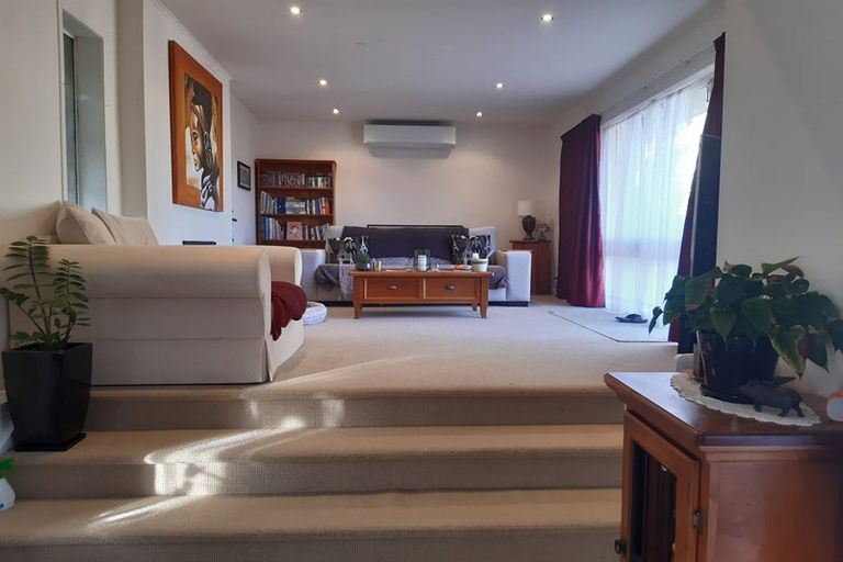 Photo of property in 2/5 Downing Street, Glenfield, Auckland, 0629