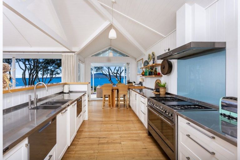 Photo of property in 24 Hamana Street, Narrow Neck, Auckland, 0622