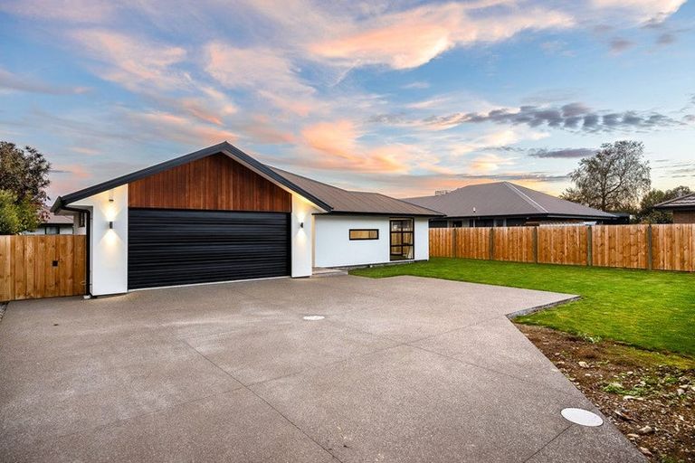 Photo of property in 105 Kippenberger Avenue, Rangiora, 7400