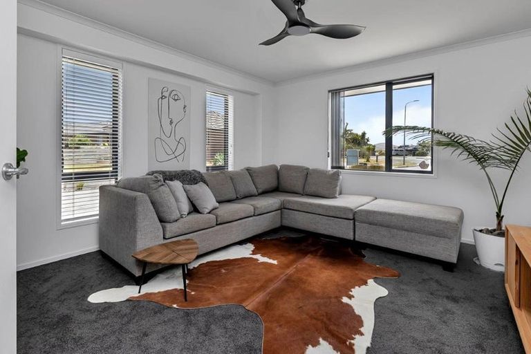 Photo of property in 50 Ocean View Rise, Ruakaka, 0116