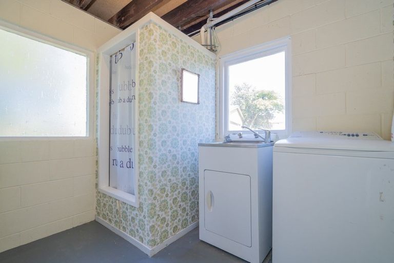 Photo of property in 50 Banks Street, Cooks Beach, Whitianga, 3591