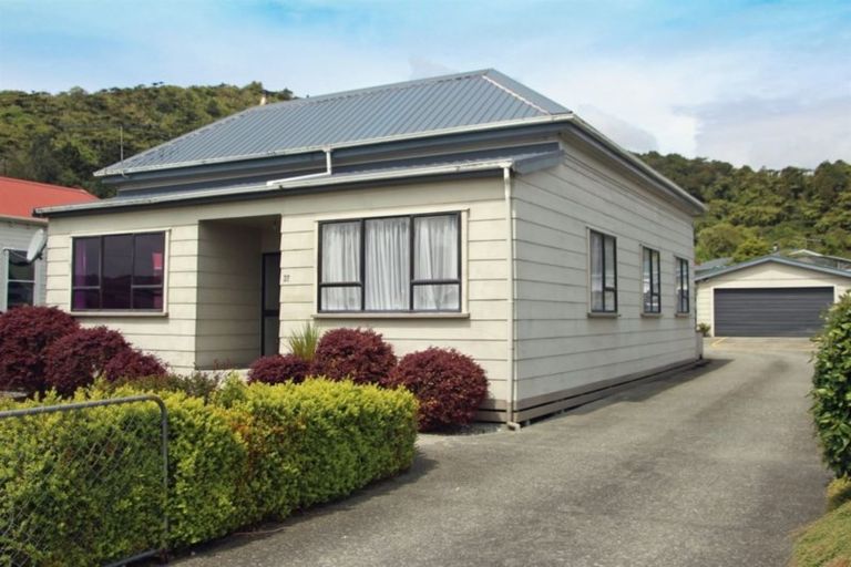 Photo of property in 37 Shakespeare Street, Greymouth, 7805