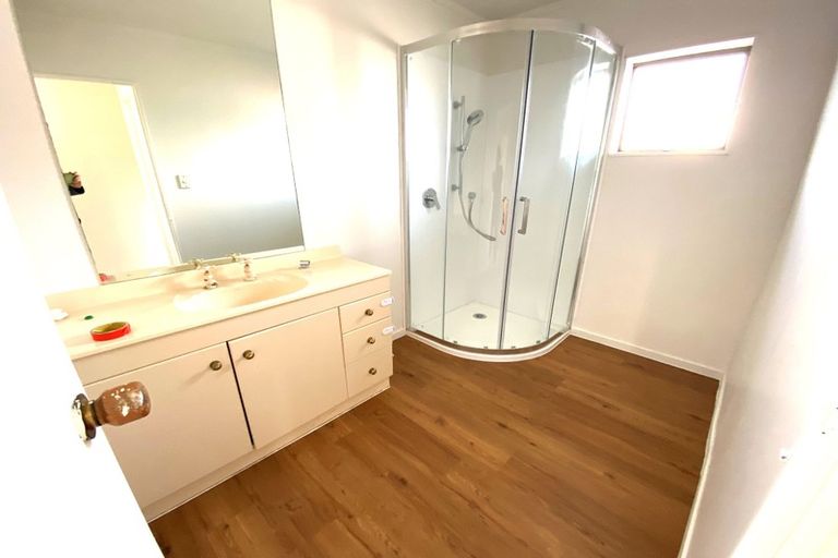 Photo of property in 11 Birman Close, Half Moon Bay, Auckland, 2012