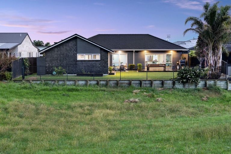 Photo of property in 36 Selliera Place, Papamoa Beach, Papamoa, 3118