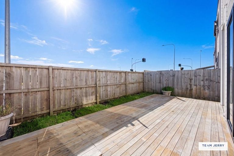 Photo of property in 9 Kairakau Street, Takanini, 2110