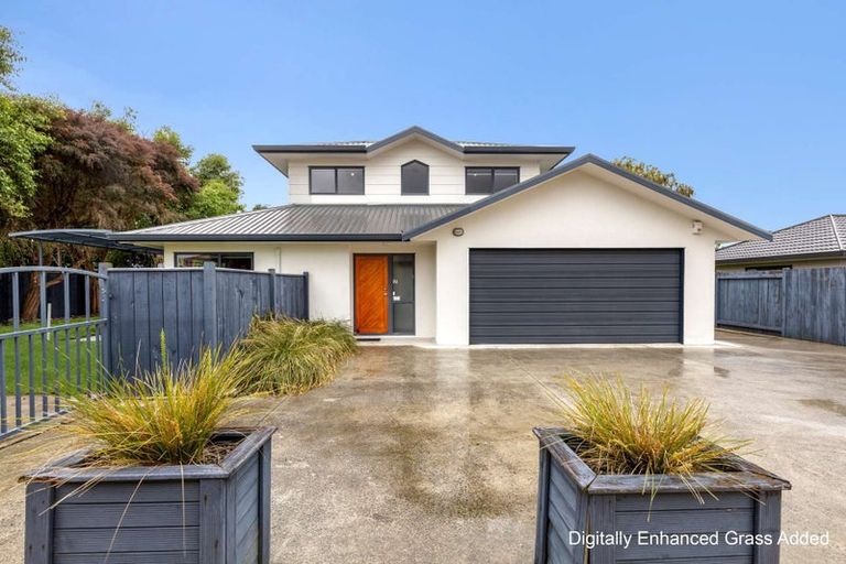 Photo of property in 17 Woburn Place, Takaro, Palmerston North, 4412