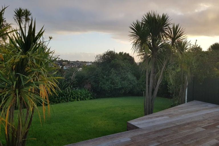 Photo of property in 2/6 Venus Place, Half Moon Bay, Auckland, 2012