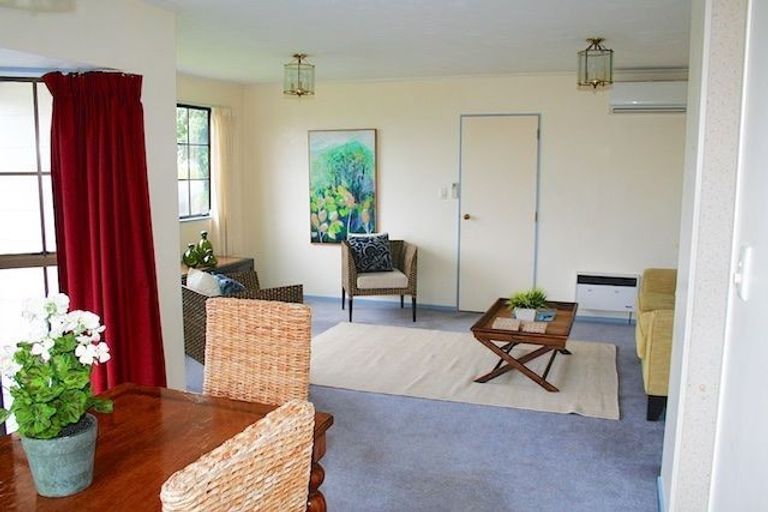 Photo of property in 32 Pekanga Road, Normandale, Lower Hutt, 5010