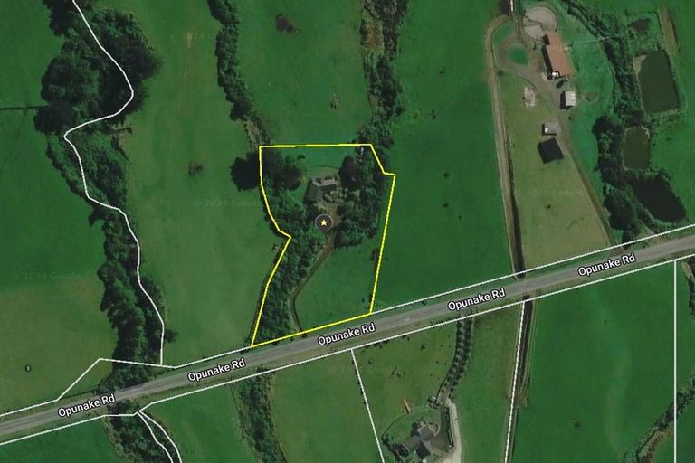 Photo of property in 1812 Opunake Road, Mahoe, Hawera, 4679