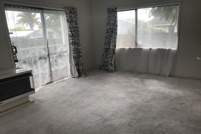 Photo of property in 1/63b Colwill Road, Massey, Auckland, 0614