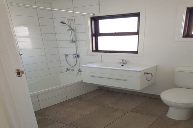 Photo of property in 1/1 Dominion Street, Takapuna, Auckland, 0622