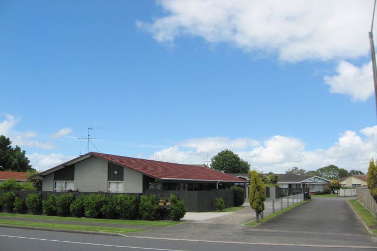 Photo of property in 47 Great South Road, Takanini, 2112