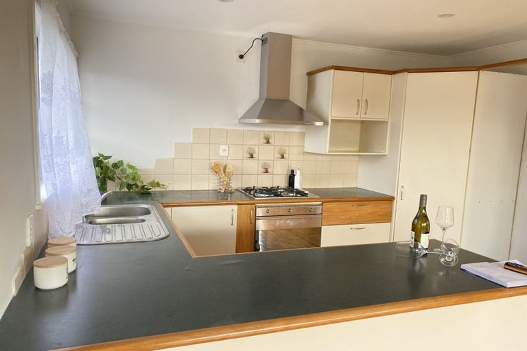 Photo of property in 4 Keats Place, Blockhouse Bay, Auckland, 0600