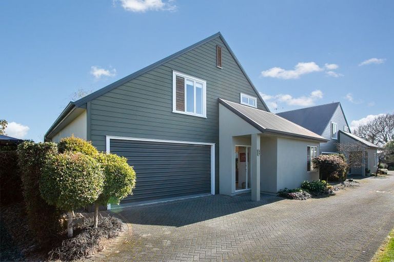 Photo of property in 29b Clare Street, Cambridge, 3434